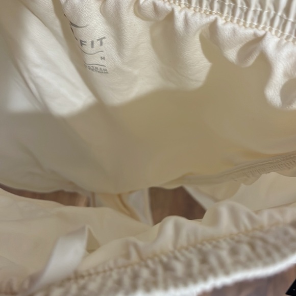 Nike womens dry fit shorts - Picture 5 of 5